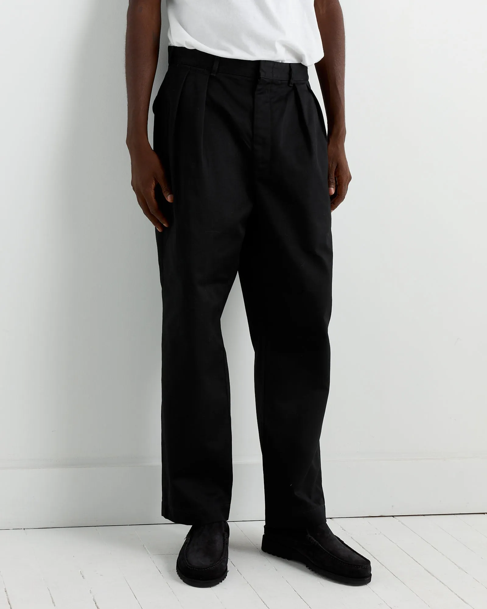 Double Pleat Chino Pant in Black