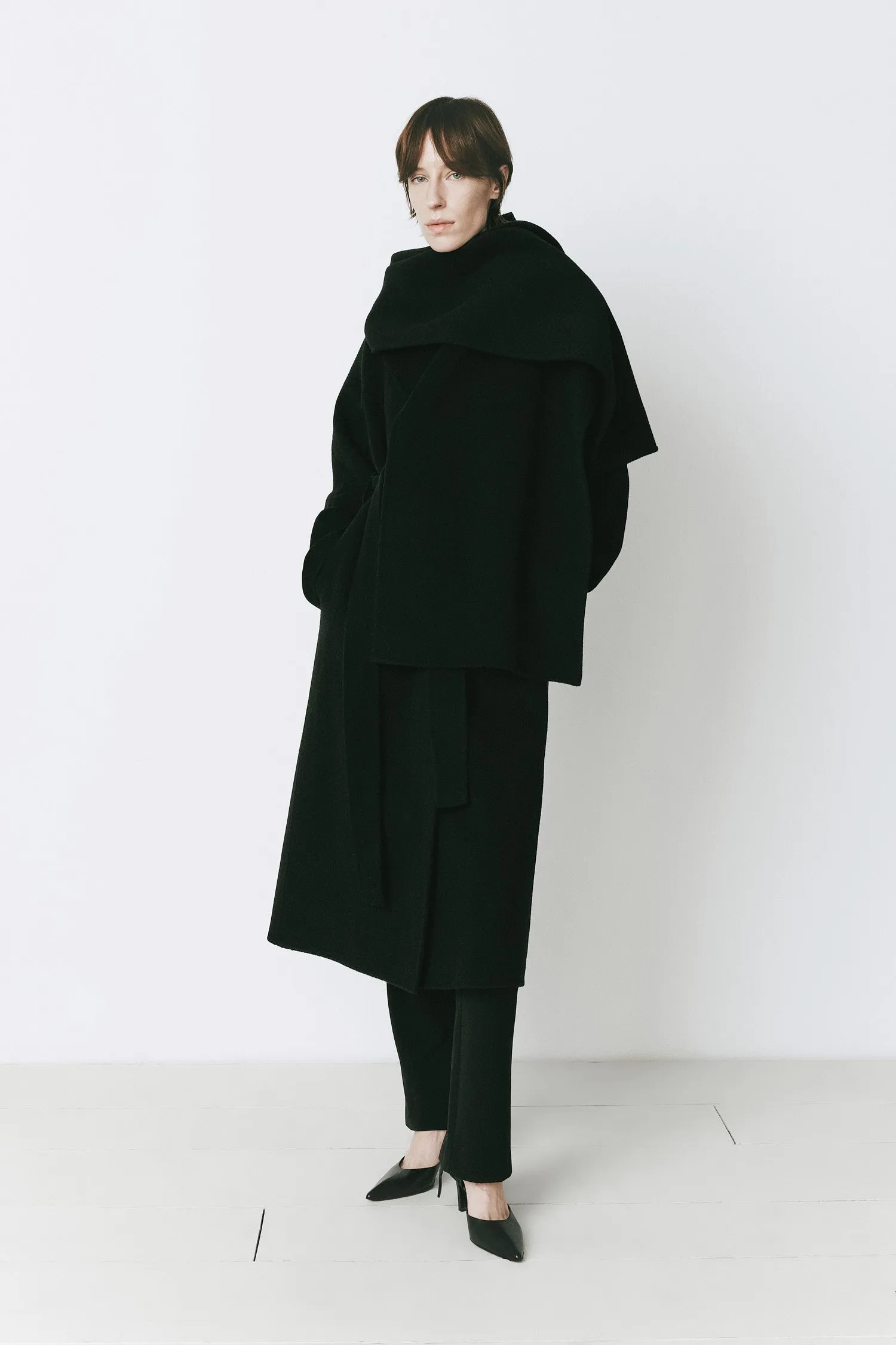 Grand Scarf Coat in Black